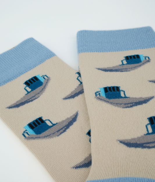 Chaussettes fantaisie en coton biologique beiges avec motif de chalands ostréicoles