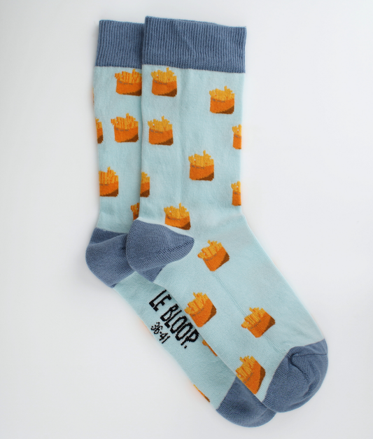 Chaussettes fantaisie en coton biologique bleu clair avec motif de frites