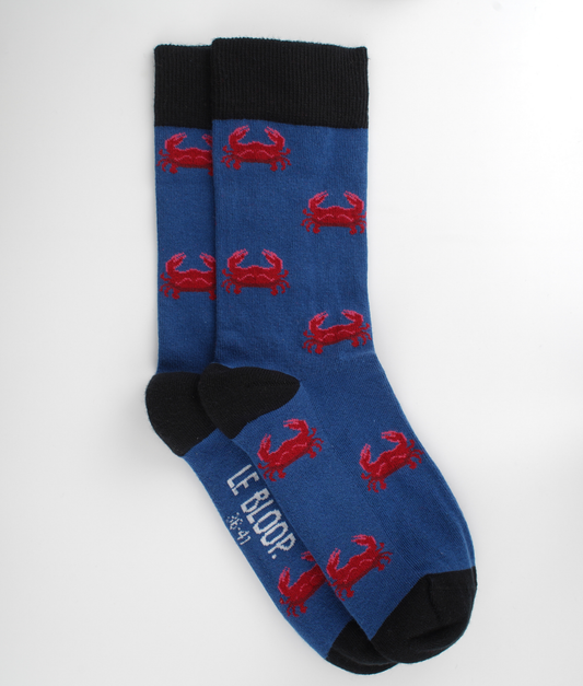 Chaussettes fantaisie en coton biologique bleu marine avec motif de crabes rouges