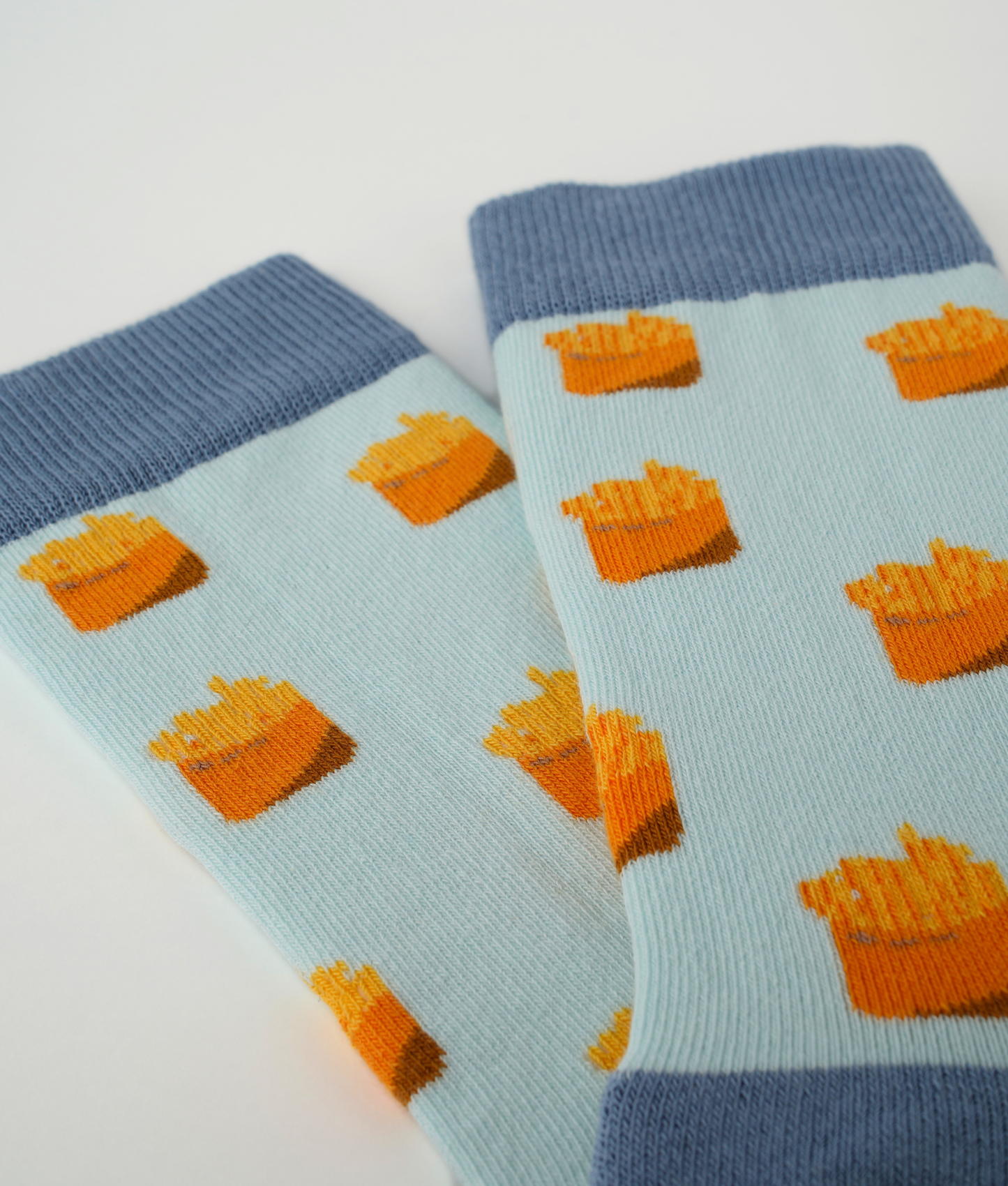 Chaussettes fantaisie en coton biologique bleues avec motif de frites