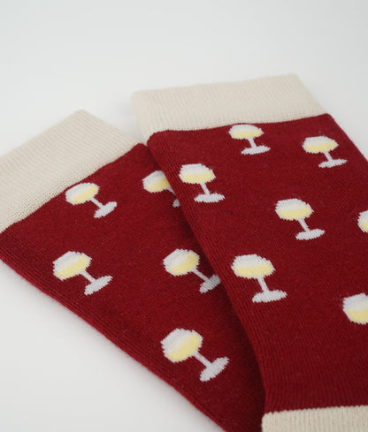Chaussettes fantaisie en coton biologique bordeaux avec motif de verres de vin blanc