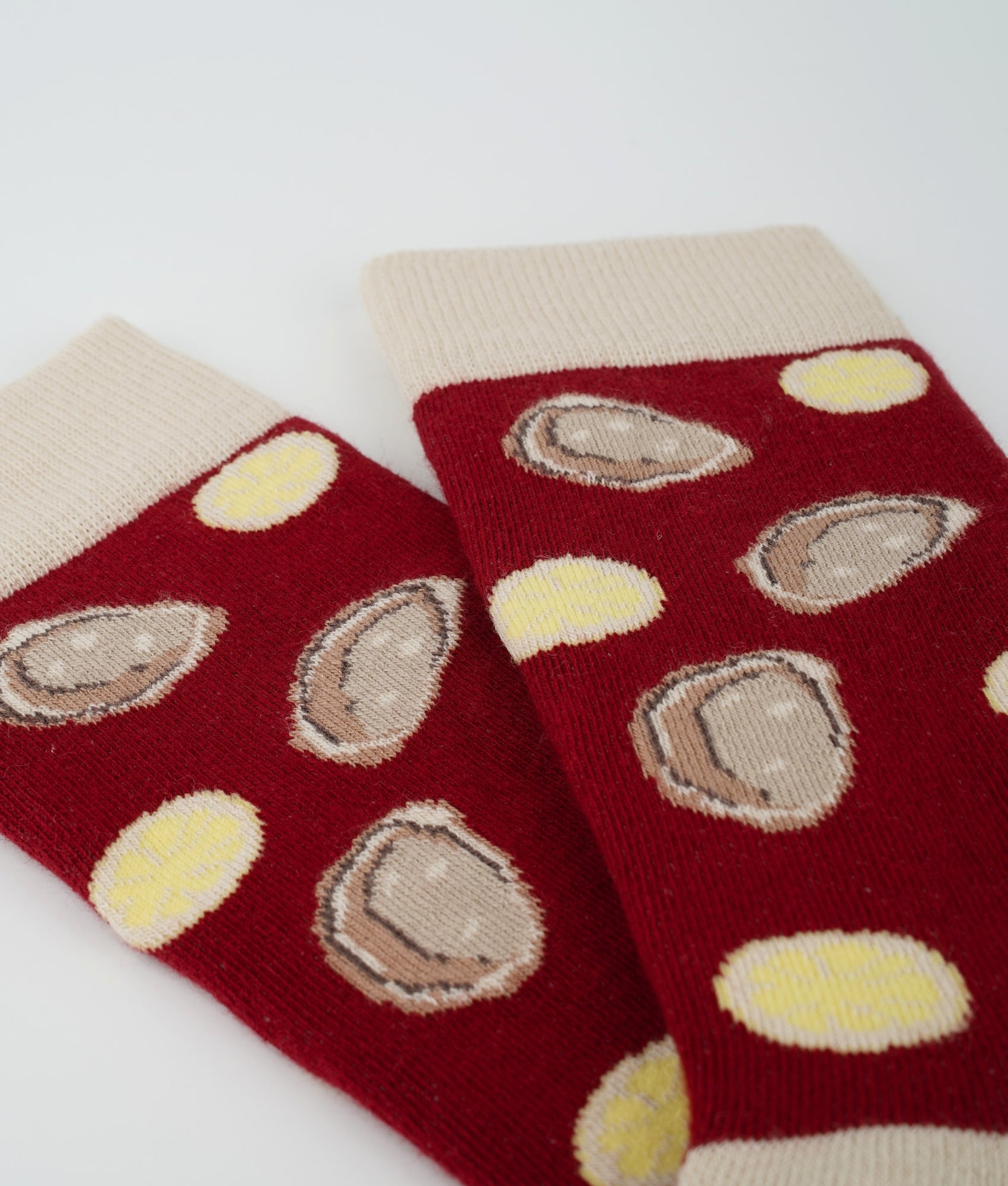 Chaussettes fantaisie en coton biologique bordeaux avec motif d'huîtres et de citrons