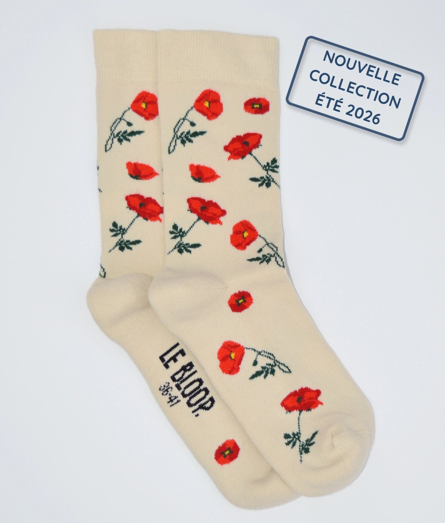 Chaussettes fantaisie crème et rouges à motif coquelicots, en coton biologique, fabriquées au Portugal, confortables et résistantes.