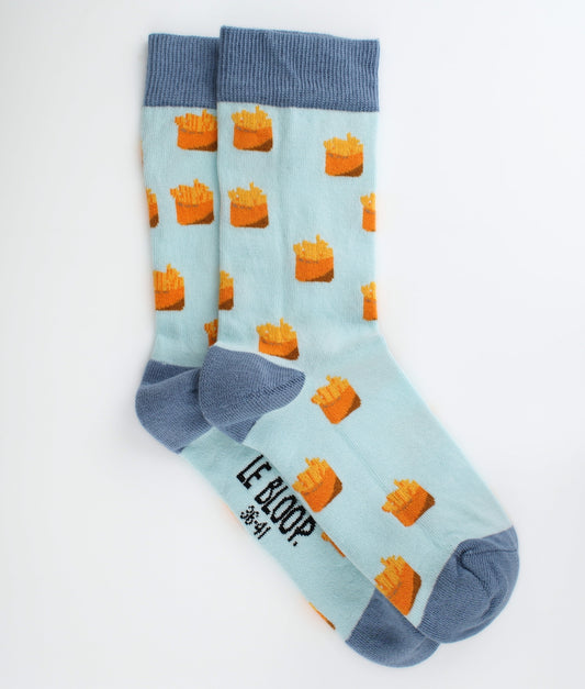 Chaussettes fantaisie bleues à motif de frites.