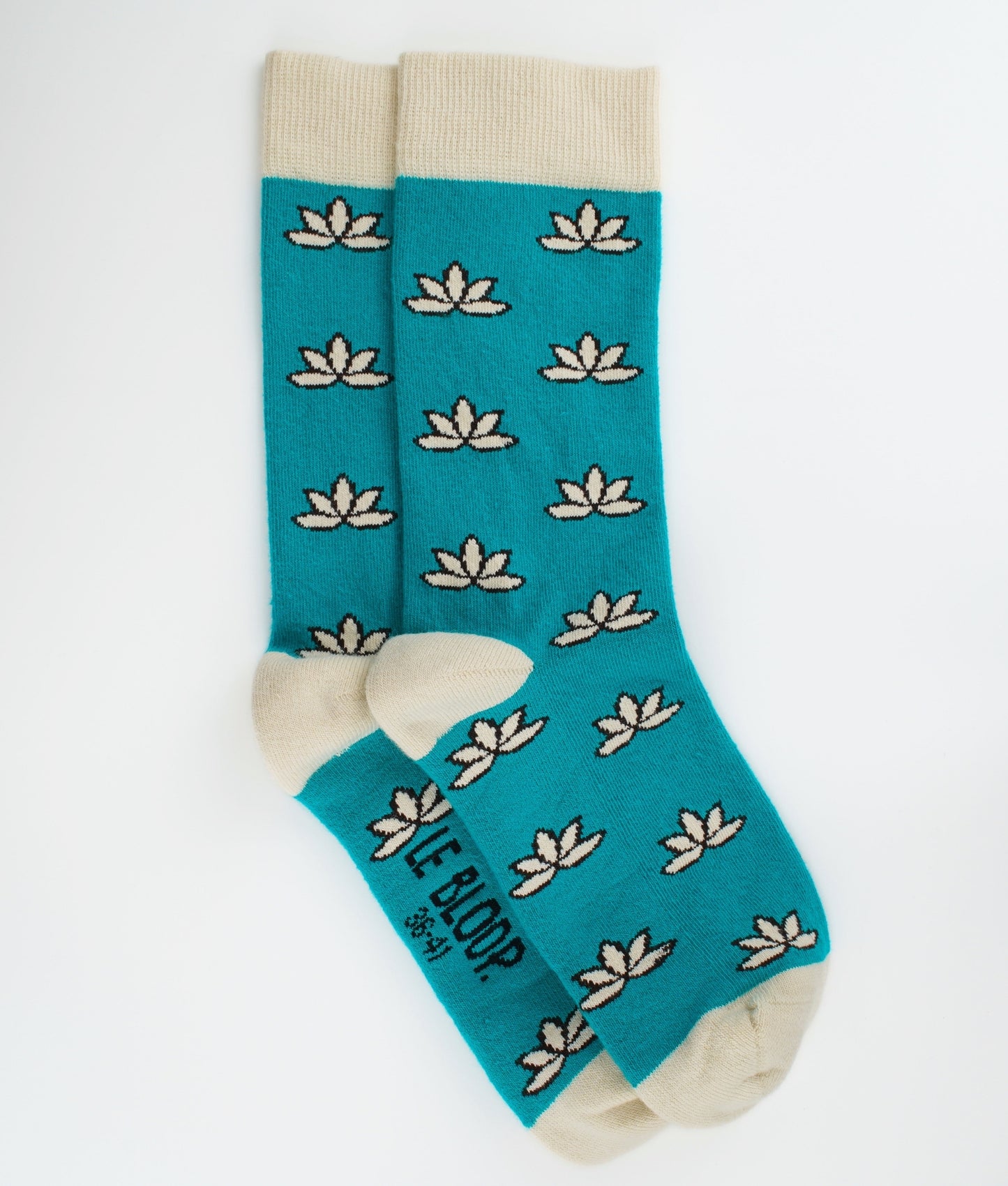 Chaussettes fantaisie vertes et crème à motif de lotus.