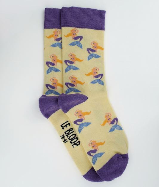 Chaussettes fantaisie en coton biologique violettes et jaunes avec motif de sirènes