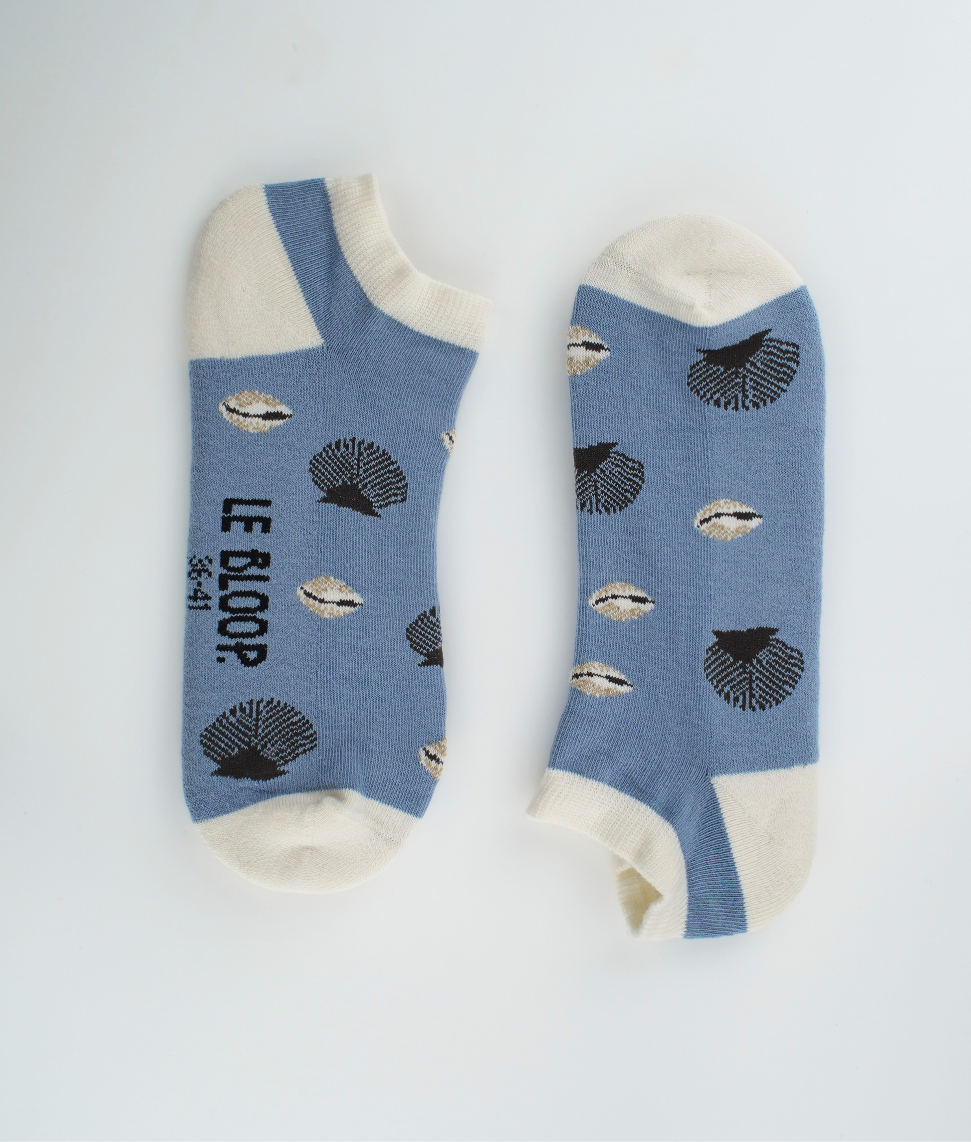 Socquettes bleues en coton biologique avec imprimé de coquillages, chaussettes fantaisie inspirées du bord de mer